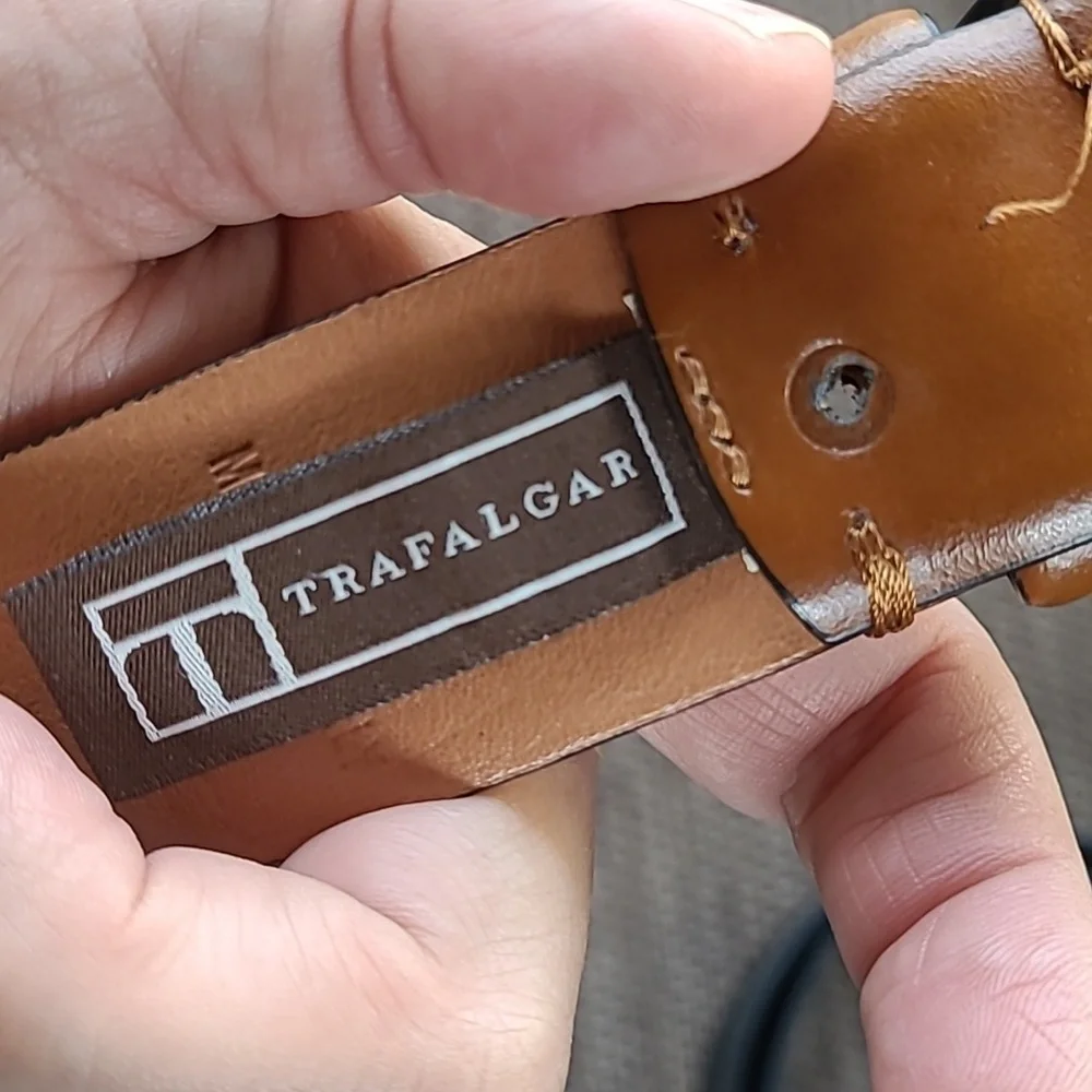 Trafalgar Cameron Leather Belt, Sz 34 (Has Flaws)